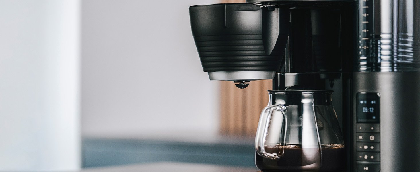Melitta AromaFresh close up to fresh brewed coffee