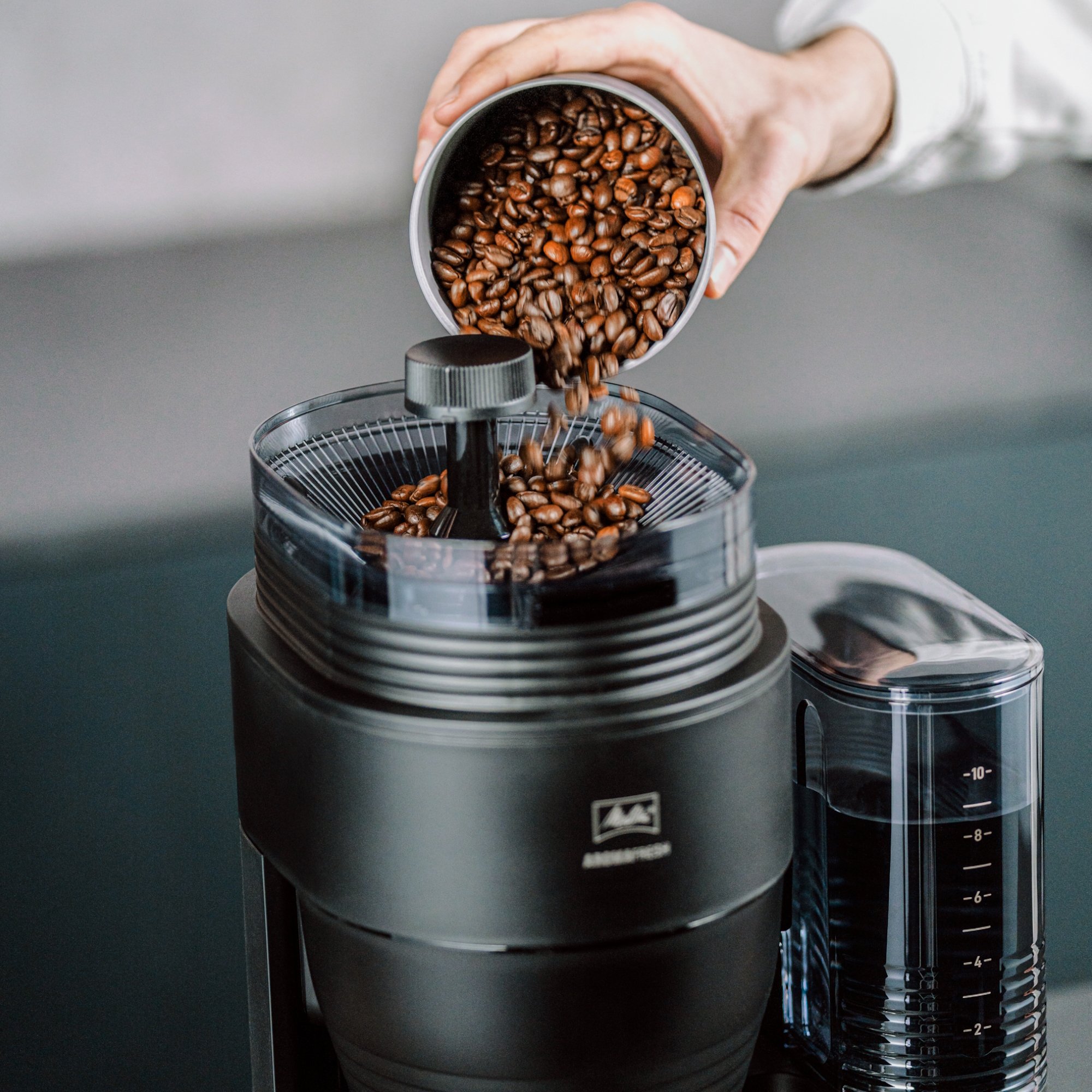Produktbild von AromaFresh Pro X Filterkaffeemaschine mit Mahlwerk, Schwarz-Silber - 6