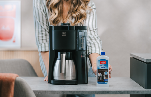 Melitta® Anti Calc neben der Melitta® Look® Therm Filterkaffeemaschine